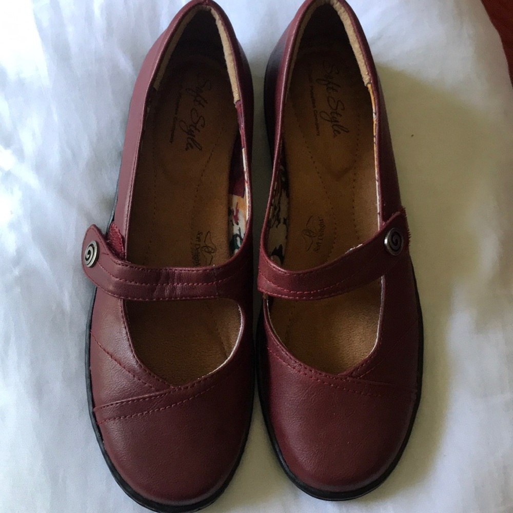 Hush puppies flats